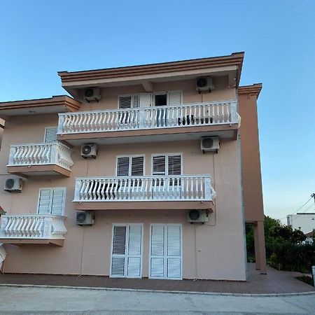Curani House Apartment Улцин Екстериор снимка