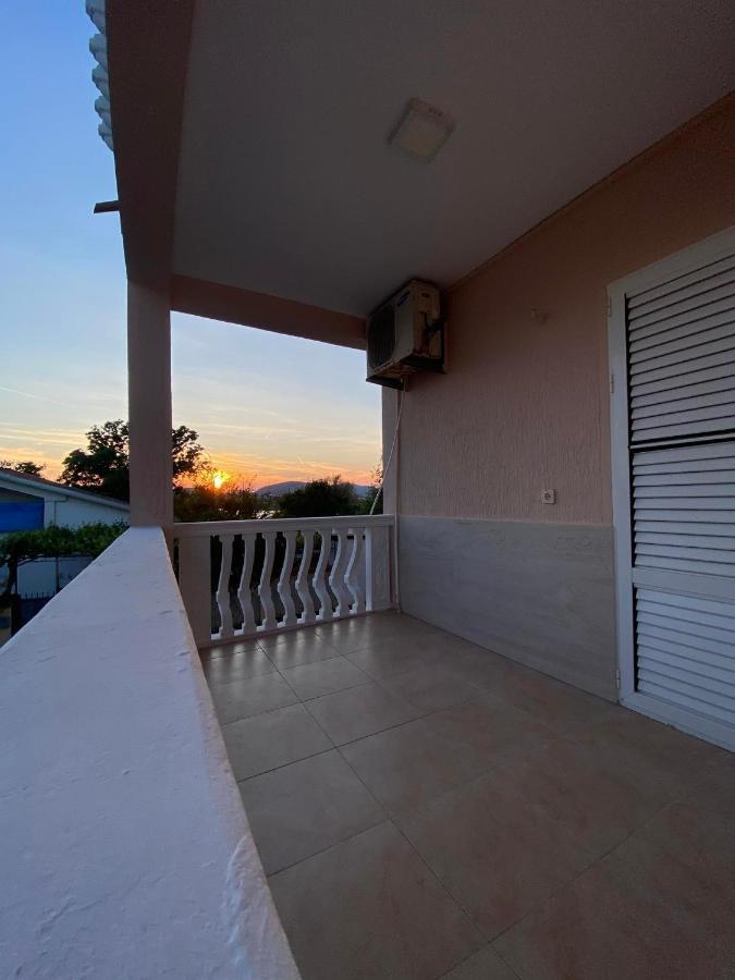 Curani House Apartment Улцин Екстериор снимка