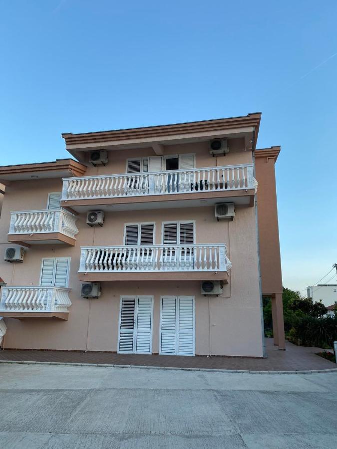 Curani House Apartment Улцин Екстериор снимка