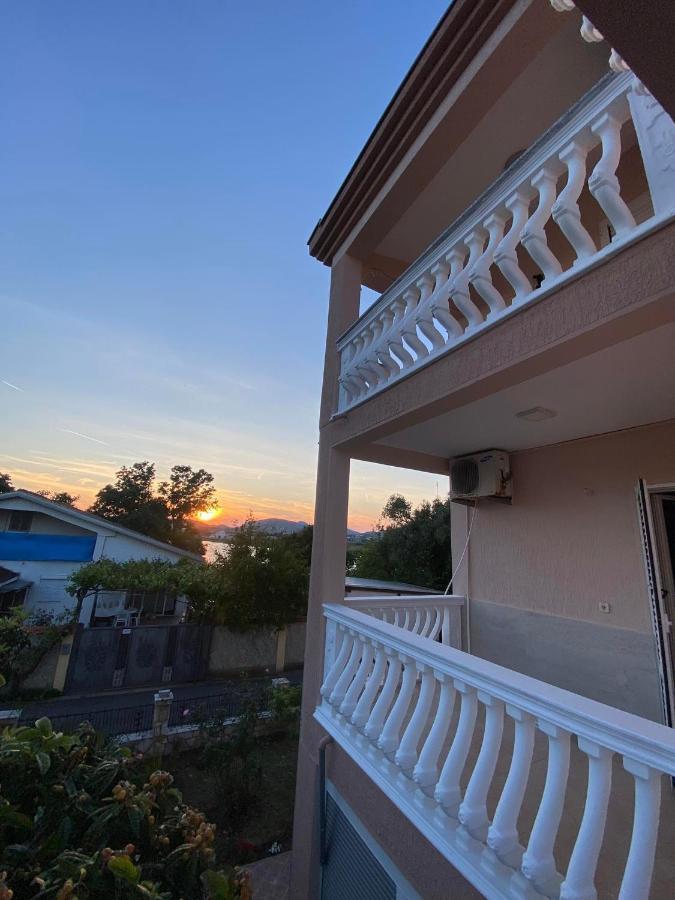 Curani House Apartment Улцин Екстериор снимка