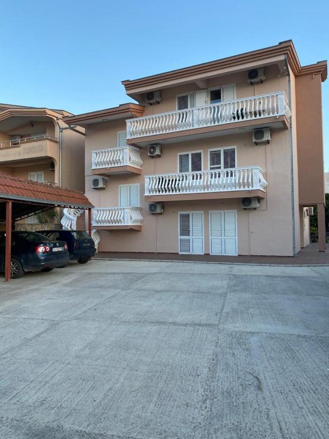 Curani House Apartment Улцин Екстериор снимка