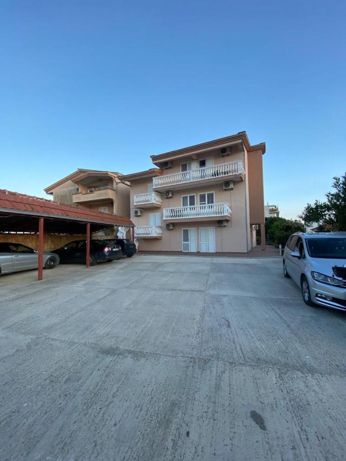 Curani House Apartment Улцин Екстериор снимка